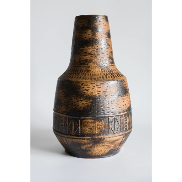 Large Brown Brutalist Terra Cotta Vase in Excellent Condition 14" High - Picture 8 of 10